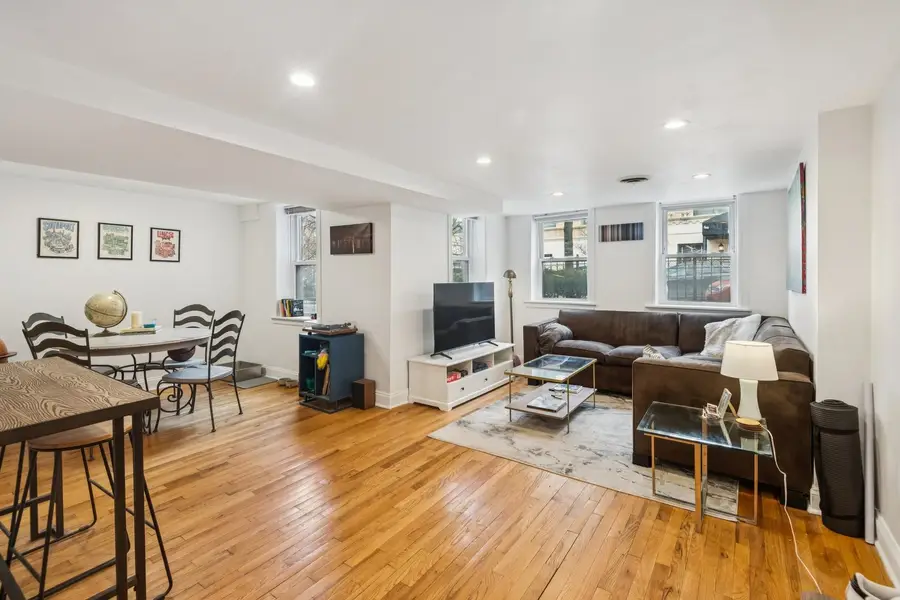 945 W Gordon Terrace #GW, Chicago, IL 60613 - #2