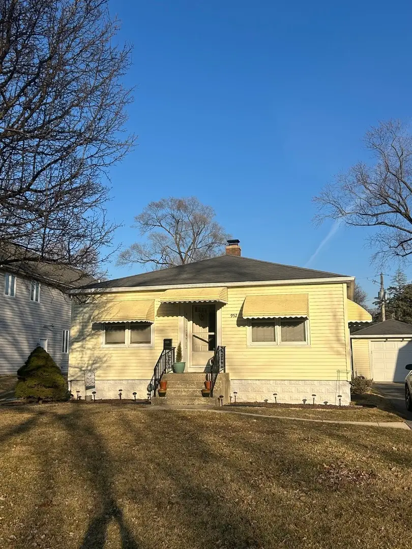 952 N Loomis Street, Naperville, IL 60563 - #1