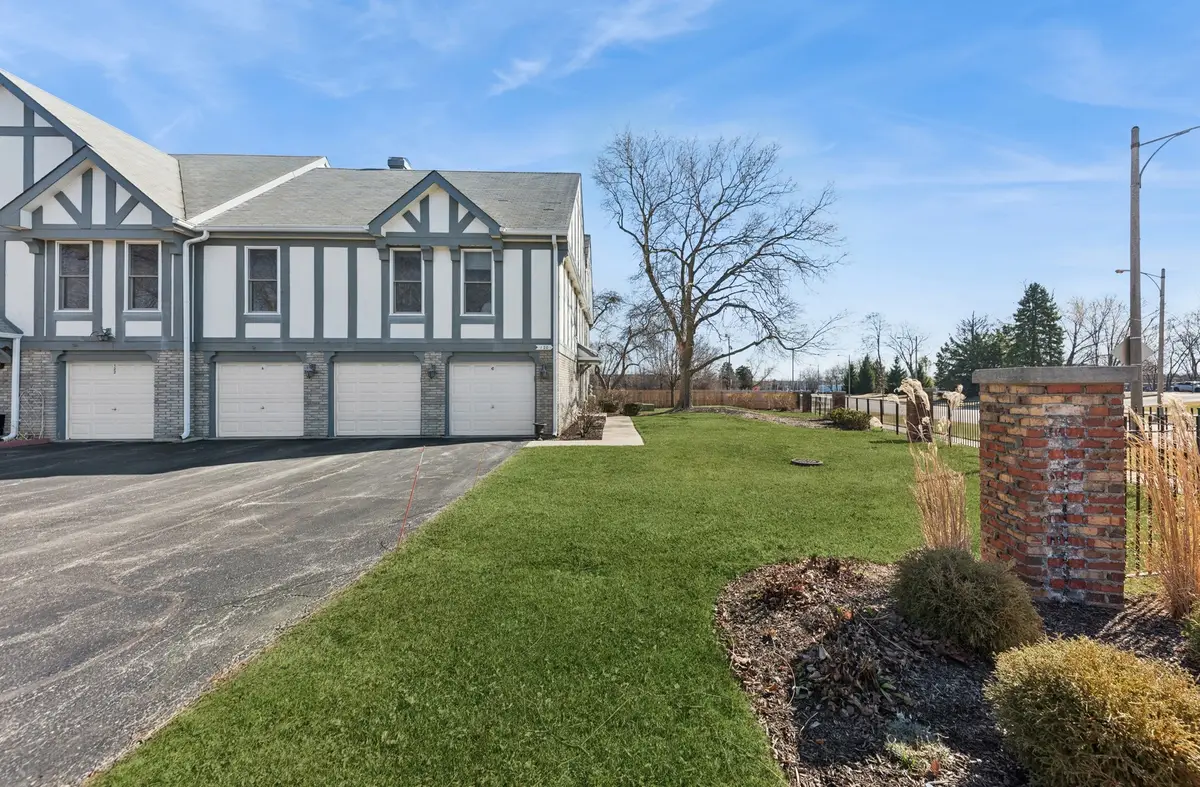 120 W Golf Road #A, Libertyville, IL 60048 - #1