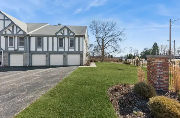 120 W Golf Road #A, Libertyville, IL 60048