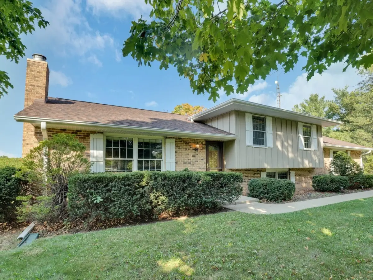 3303 Vermont Road, Woodstock, IL 60098 - #1