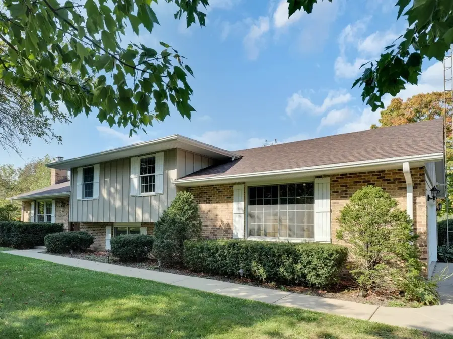 3303 Vermont Road, Woodstock, IL 60098 - #2