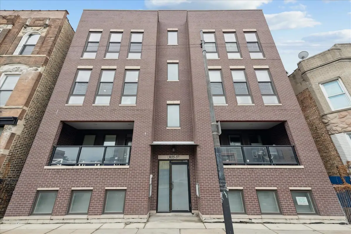 3035 W Belmont Avenue #2E, Chicago, IL 60618 - #1