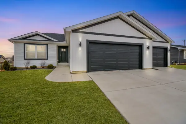 3 Fedor Circle, Bloomington, IL 61705