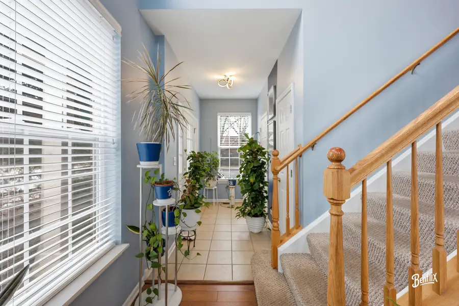 384 W Pointe Drive, Vernon Hills, IL 60061 - #3