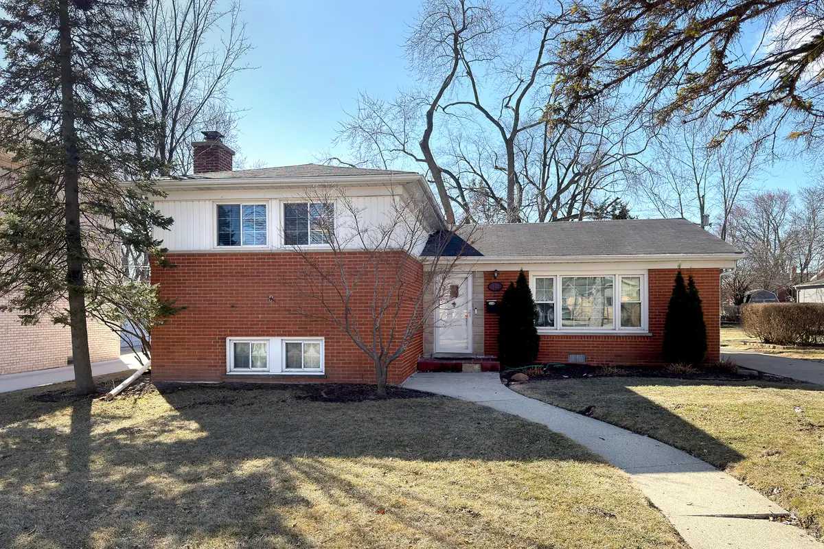 240 Hatlen Avenue, Mount Prospect, IL 60056 - #1
