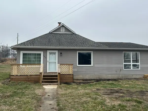 105 N Epperson Drive, Mcleansboro, IL 62859