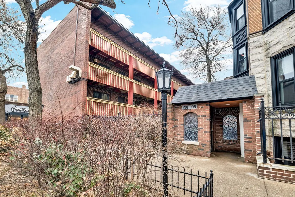 803 W Oakdale Avenue #3A, Chicago, IL 60657 - #1