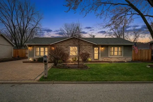 3861 Sutherland Drive, Park City, IL 60085