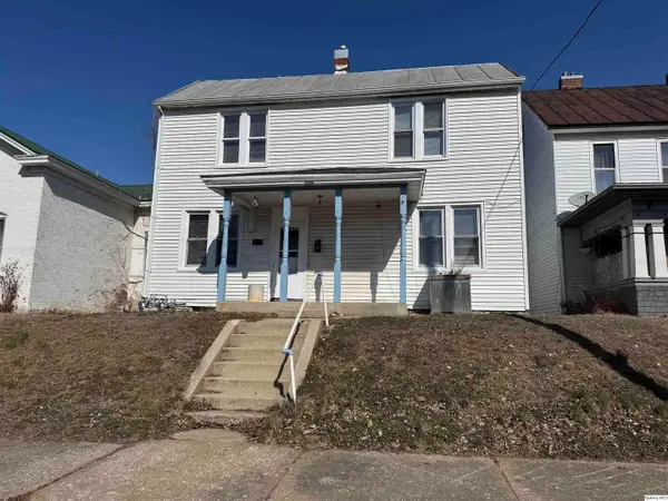 605 Adams, Quincy, IL 62301