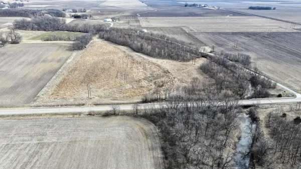 CH 7 2360 E, Newman, IL 61942