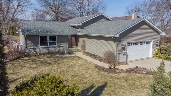 2210 Country Court, Freeport, IL 61032