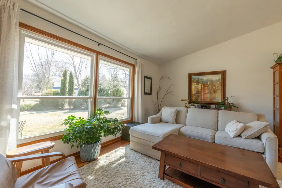 2210 Country Court, Freeport, IL 61032 - #3