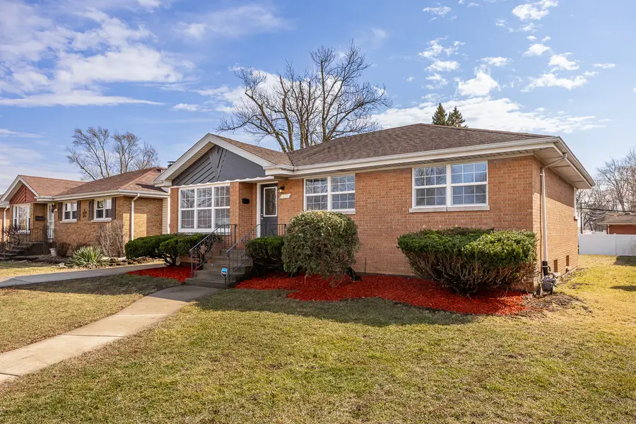 823 E 163rd Street, South Holland, IL 60473 - #2