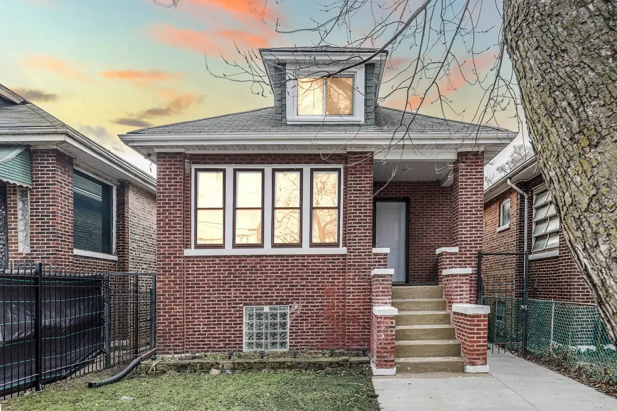 812 S Kilbourn Avenue, Chicago, IL 60624 - #1