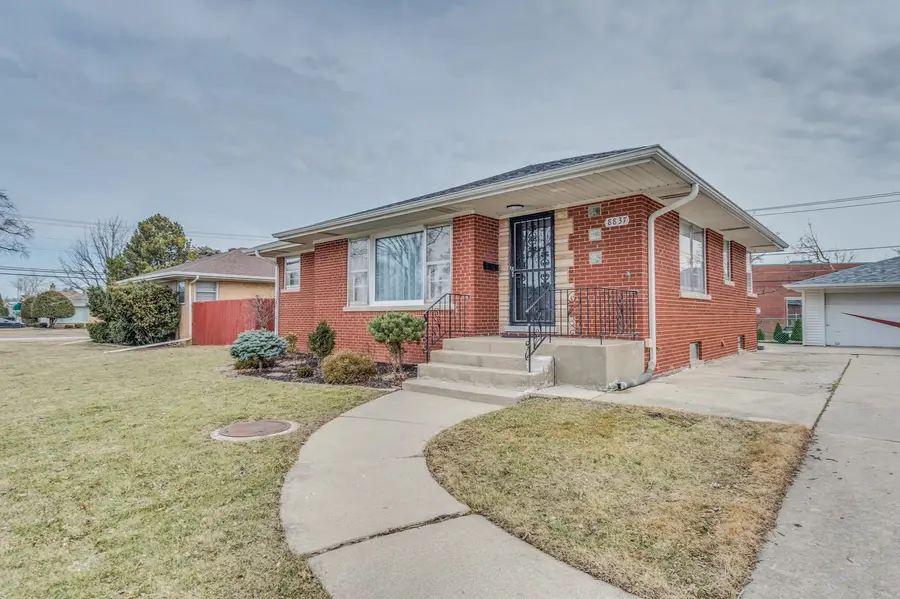 8837 Oketo Avenue, Morton Grove, IL 60053 - #2