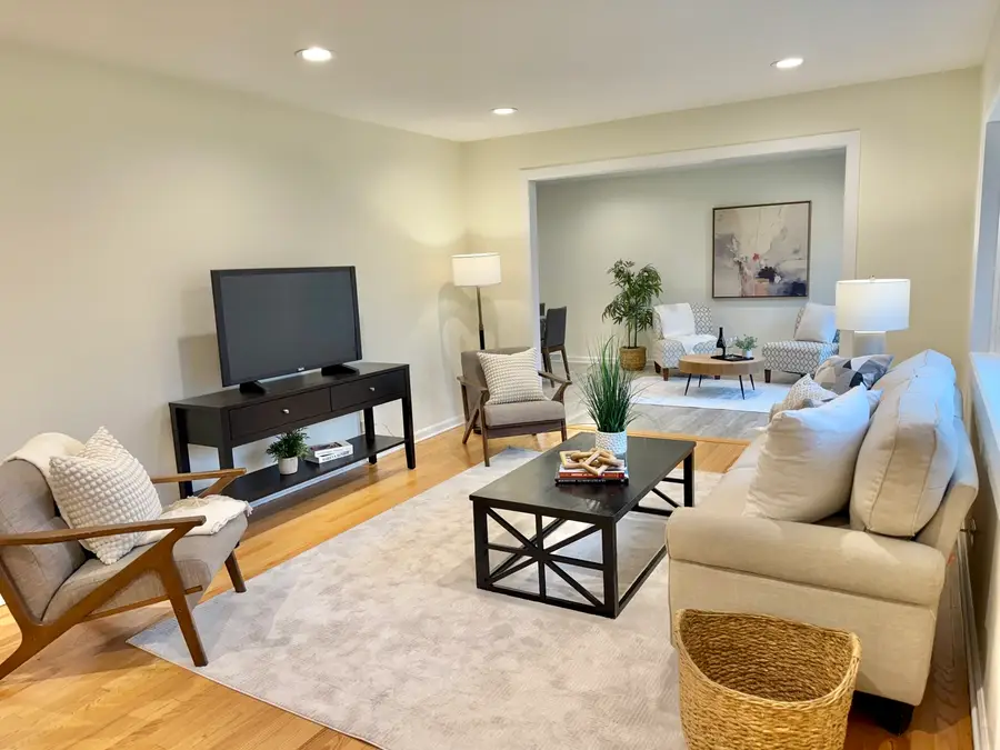 646 68th Street, Willowbrook, IL 60527 - #3