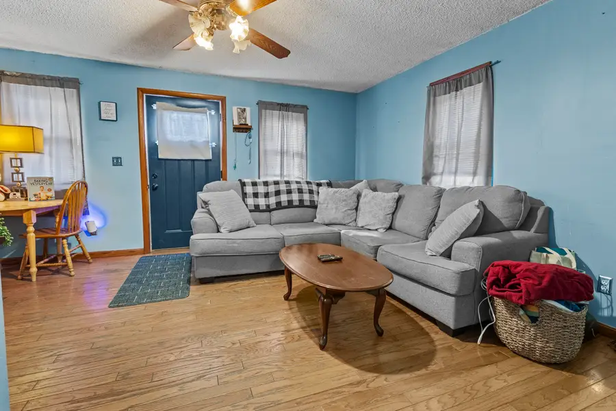 207 E Taylor Street, Grant Park, IL 60940 - #3