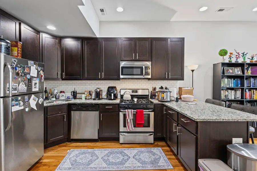 1450 W Barry Avenue, Chicago, IL 60657 - #3