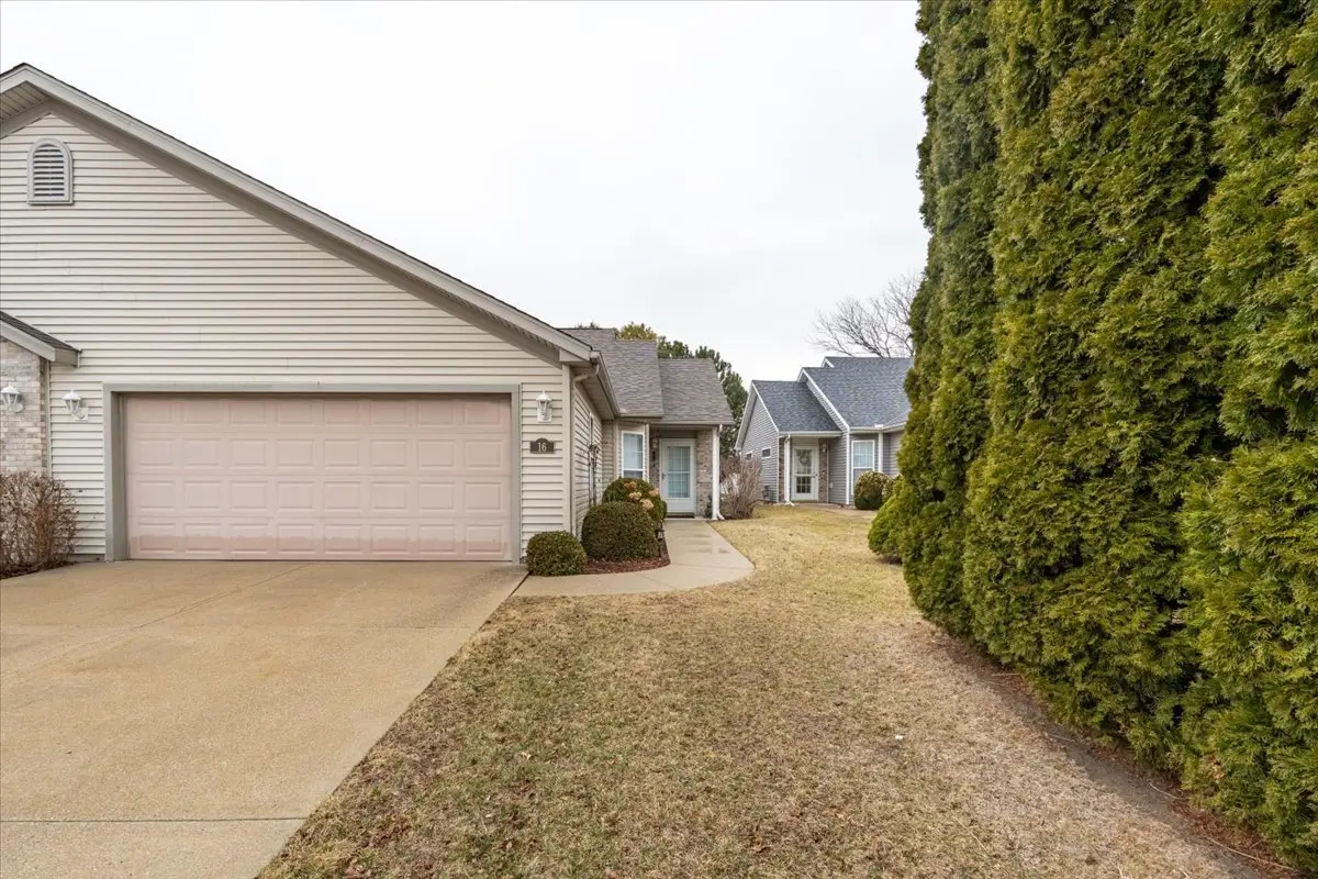 16 Grape Vine Lane, Bloomington, IL 61704 - #1