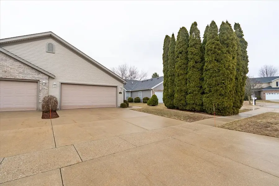 16 Grape Vine Lane, Bloomington, IL 61704 - #2