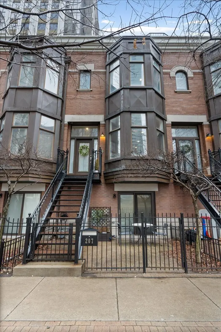207 E 13th Street, Chicago, IL 60605 - #1