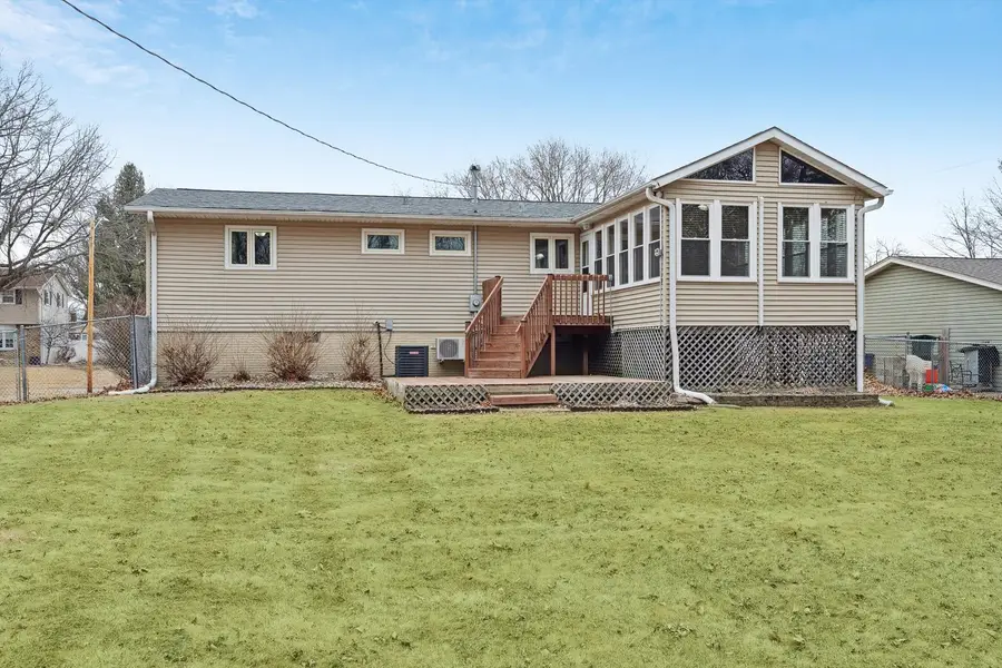 3730 Kenwood Avenue, Davenport, IA 52807 - #2