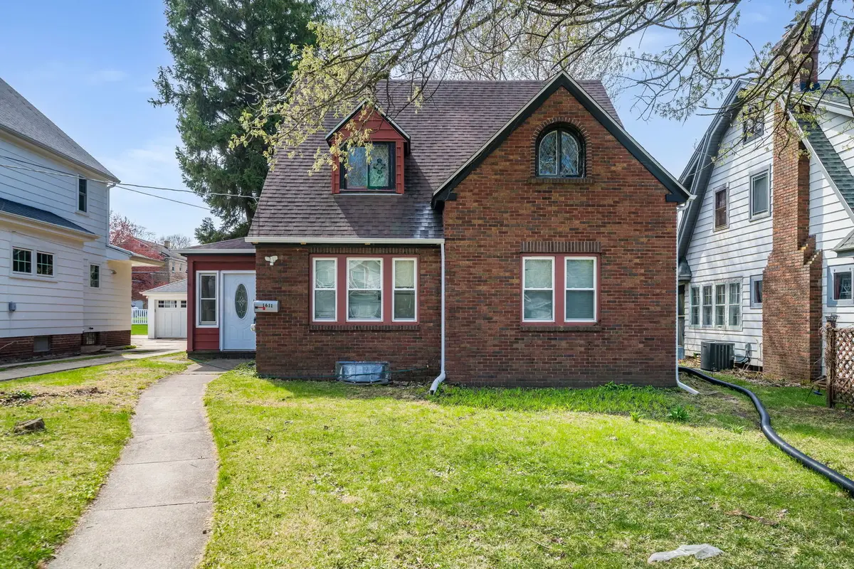 1611 Jackson Street, Rockford, IL 61107 - #1