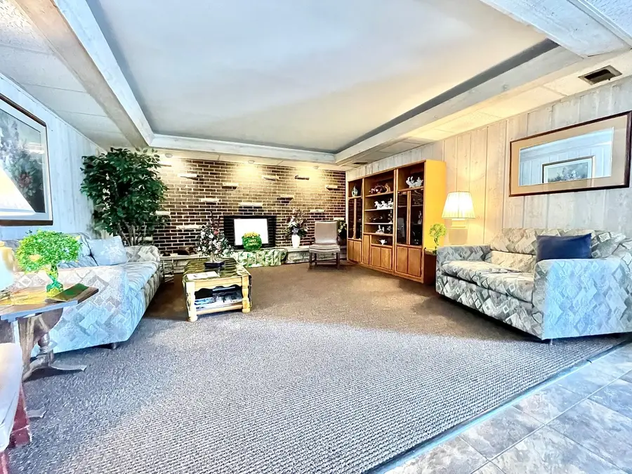 200 Deborah Lane #17A, Wheeling, IL 60090 - #2
