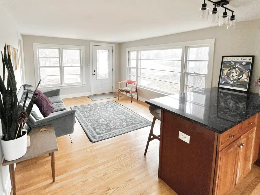 634 E 5th Avenue, Naperville, IL 60563 - #3