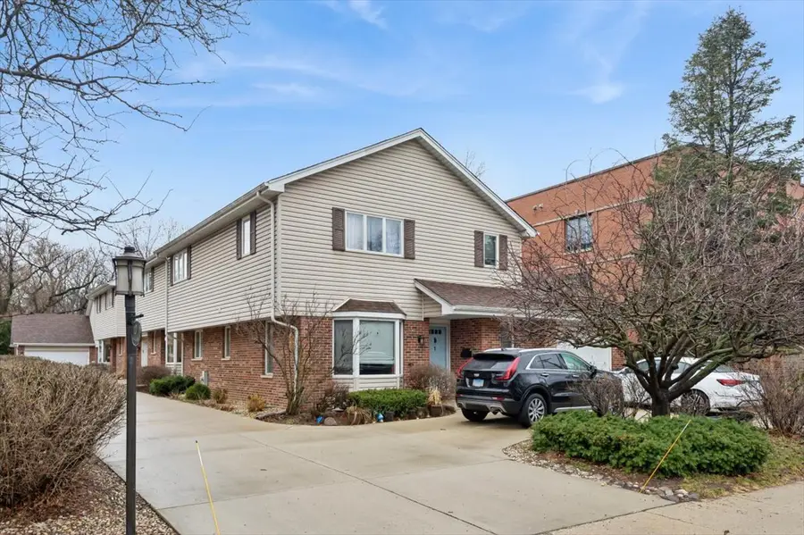 120 S Dee Road #2, Park Ridge, IL 60068 - #2