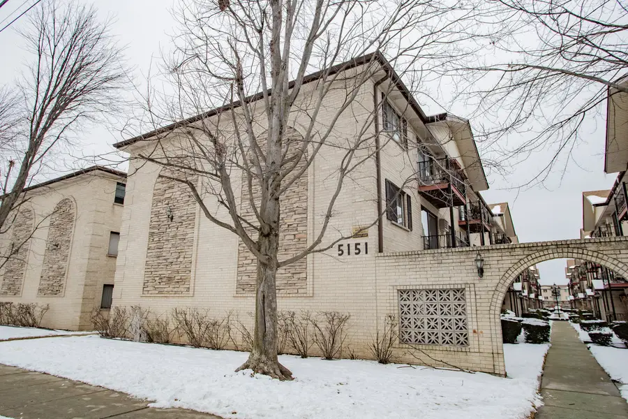 5151 N East River Road #125A, Chicago, IL 60656 - #2