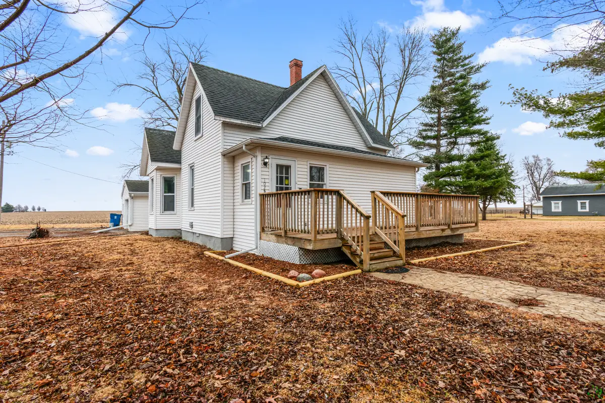 102 S Eastern Avenue, Minier, IL 61759 - #1