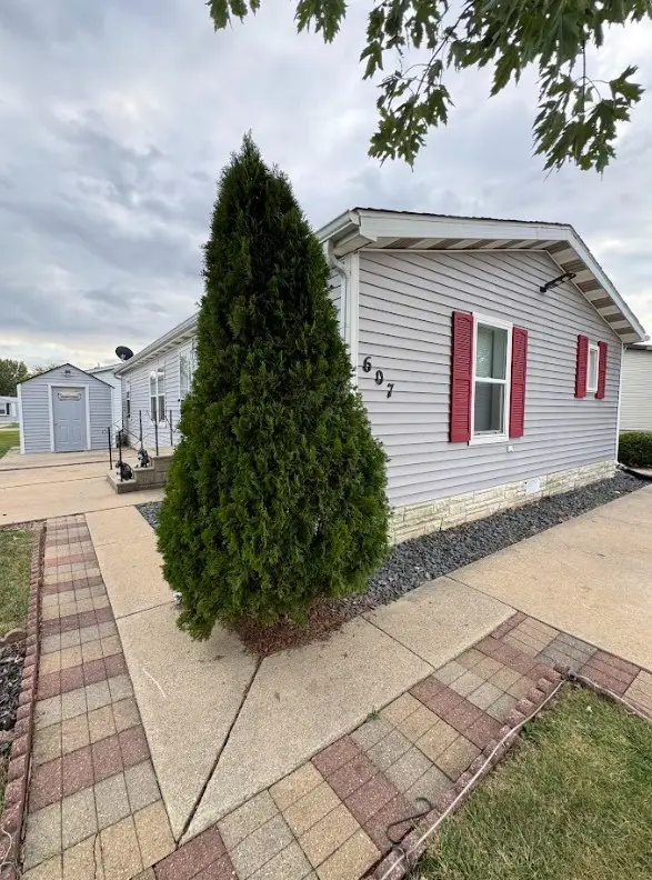 607 Park Avenue, Belvidere, IL 61008 - #1