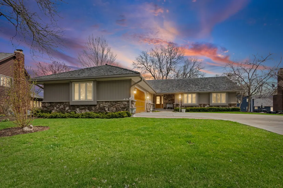 720 Mullady Parkway, Libertyville, IL 60048 - #1