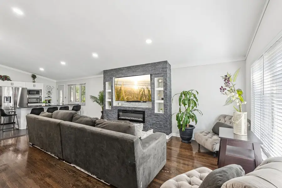 122 W Helen Road, Palatine, IL 60067 - #2