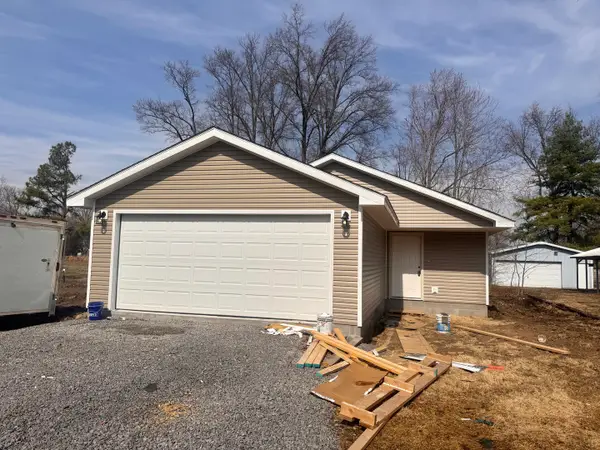 817 W Stotlar Street, Herrin, IL 62948