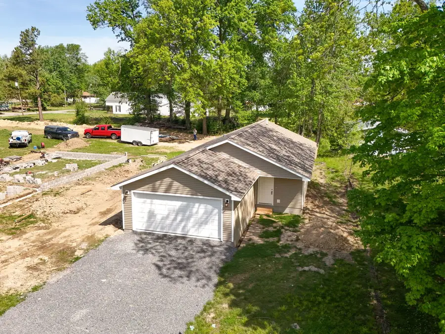 817 W Stotlar Street, Herrin, IL 62948 - #2