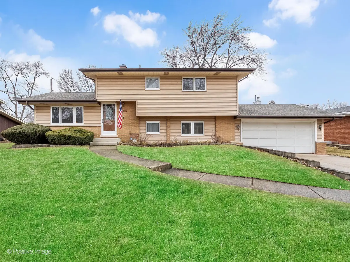 564 E Bryn Mawr Avenue, Roselle, IL 60172 - #1