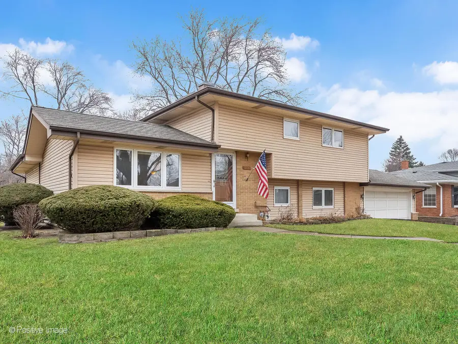 564 E Bryn Mawr Avenue, Roselle, IL 60172 - #2