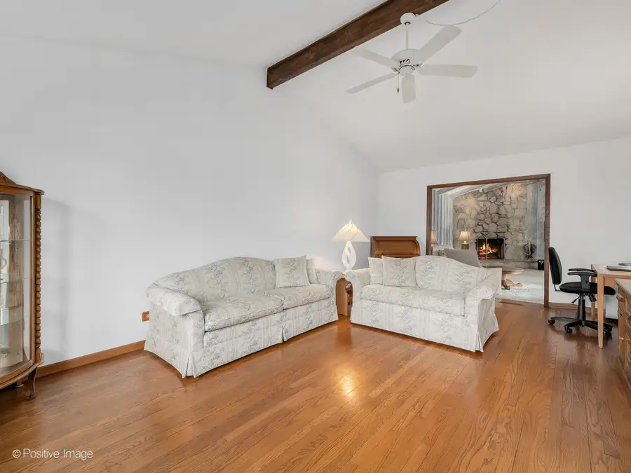 564 E Bryn Mawr Avenue, Roselle, IL 60172 - #3