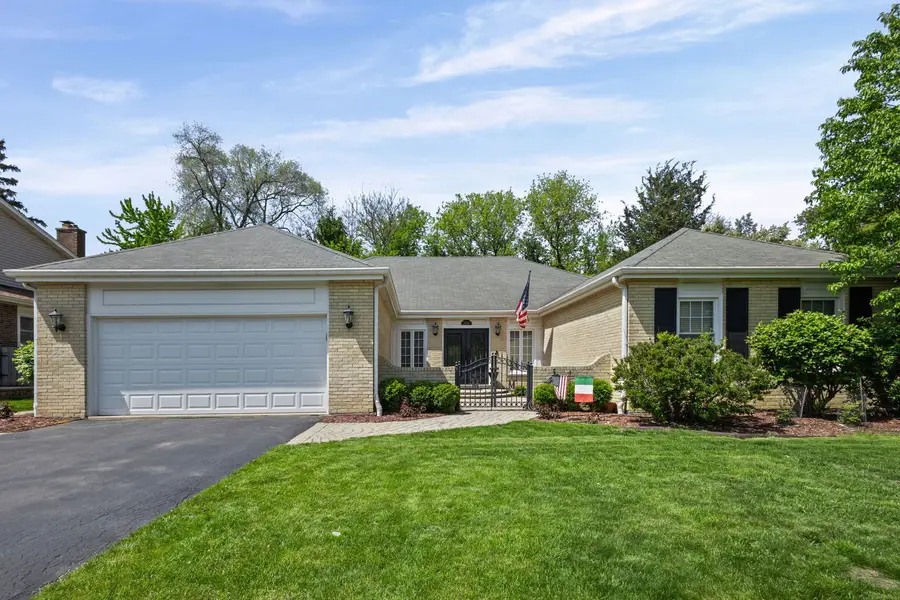 1132 Pine Tree Lane, Libertyville, IL 60048 - #2