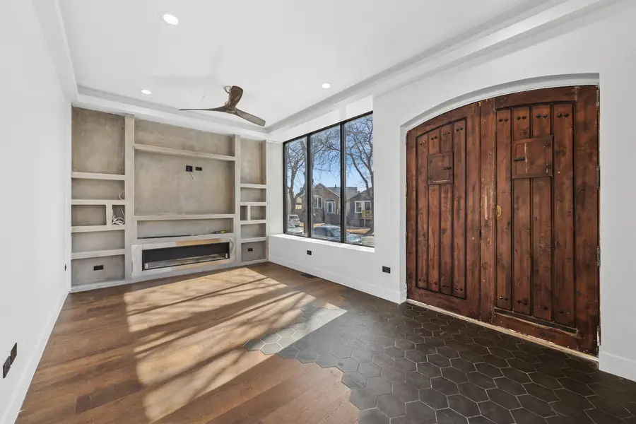 1412 W Fuller Street, Chicago, IL 60608 - #3