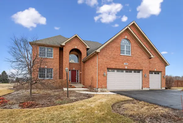 11809 Strawberry Lane, Huntley, IL 60142