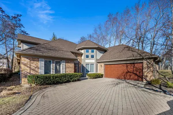 556 Rivershire Place, Lincolnshire, IL 60069