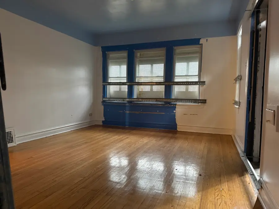 9329 S Colfax Avenue, Chicago, IL 60617 - #3