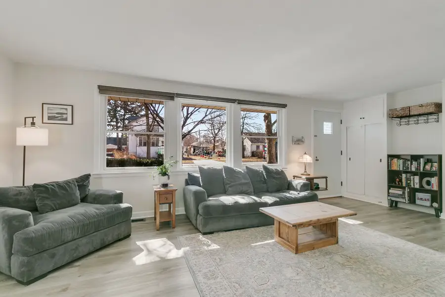 9512 Jefferson Avenue, Brookfield, IL 60513 - #2