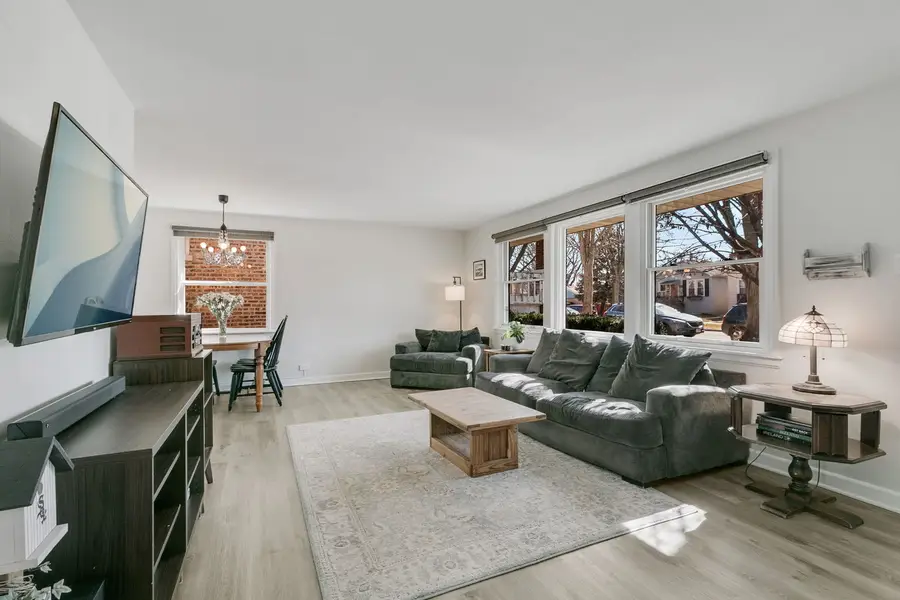 9512 Jefferson Avenue, Brookfield, IL 60513 - #3