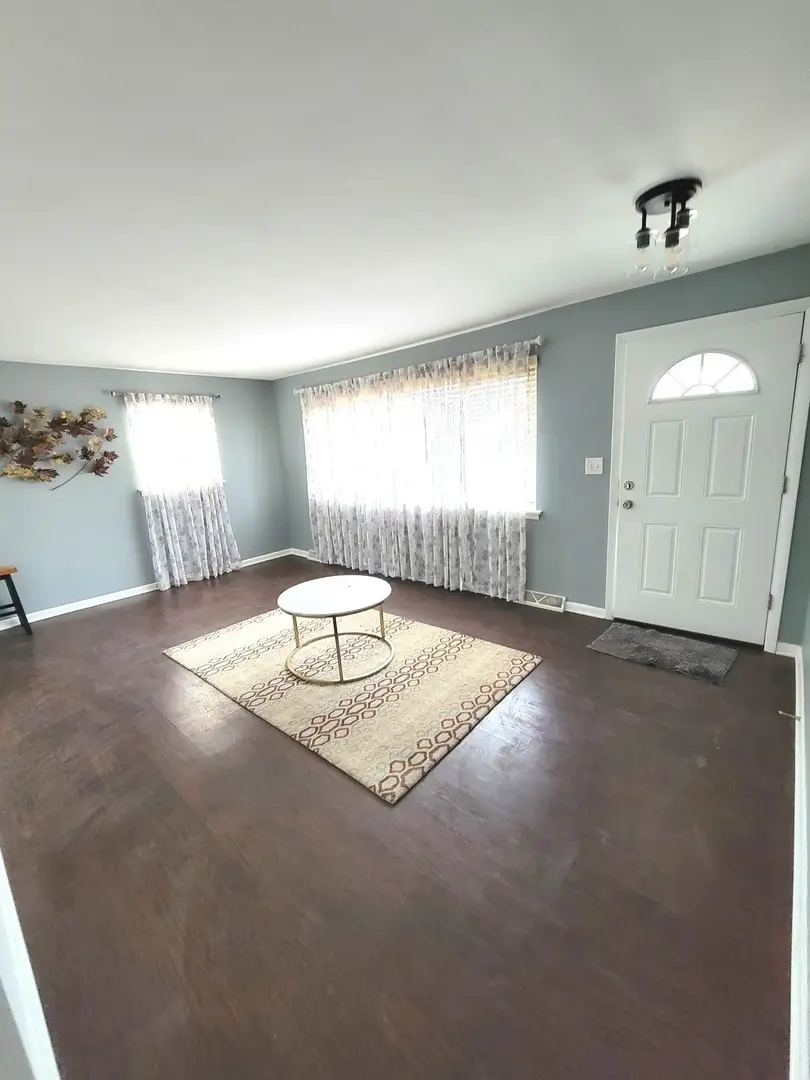 813 Valley Stream Drive #D, Wheeling, IL 60090 - #3