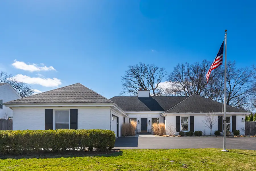 1225 W Deerpath Road, Lake Forest, IL 60045 - #2